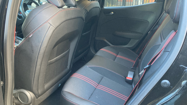 Renault Clio 1.6 E-TECH Hybrid 140 RS Line 5dr Auto Hybrid Hatchback